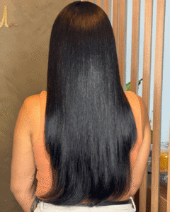 Megahair perfeito no Studio Jessica Miranda: alongamento com fita, queratina e ponto americano em Cabo Frio.