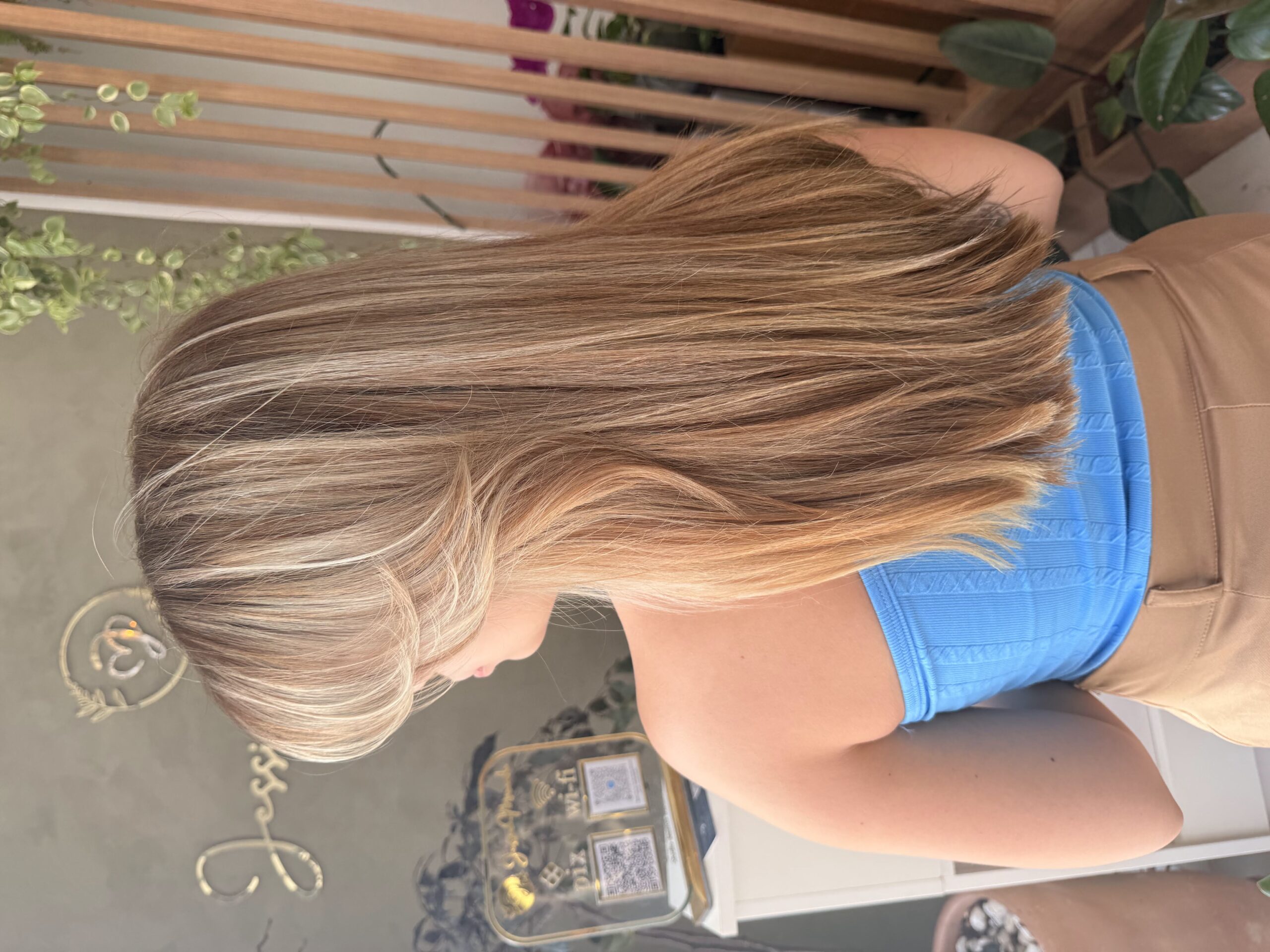 studio-jessica-miranda-salao-beleza-cabo-frio-coloração-mechas-loiro iluminado-moreno iluminado (8)