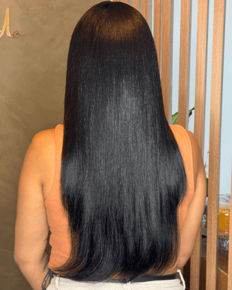 Megahair perfeito no Studio Jessica Miranda: alongamento com fita, queratina e ponto americano em Cabo Frio.